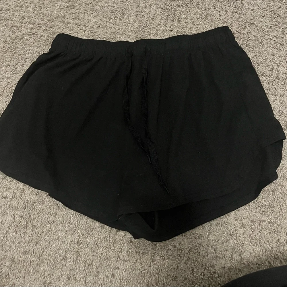SHORTS - Picture 1 of 3